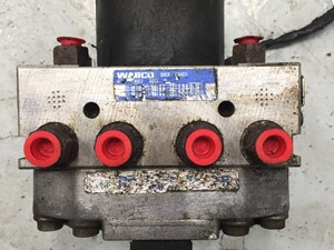 WAB 478 407 064 0 ABS Unit Thomas Built Bus