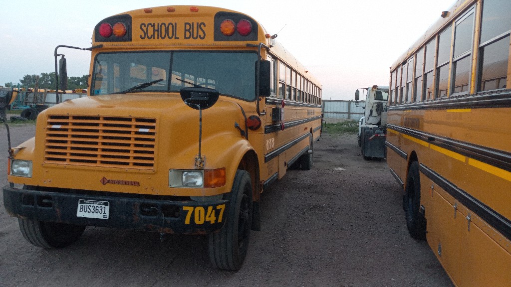 INTERNATIONAL 3800 - Image 2